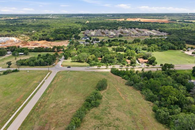 1340 W WBROAD Street, Mansfield, TX 76063