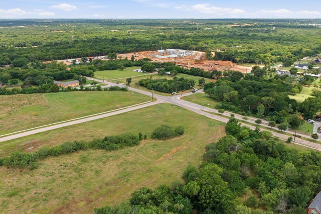 1340 W WBROAD Street, Mansfield, TX 76063