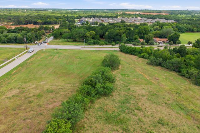 1340 W WBROAD Street, Mansfield, TX 76063
