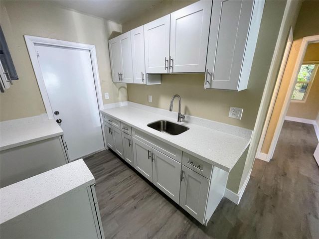 712 NW 17th Avenue, Fort Lauderdale, FL 33311