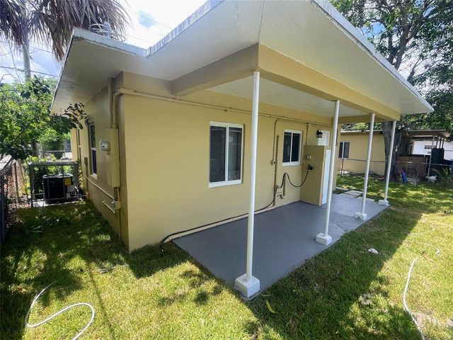 712 NW 17th Avenue, Fort Lauderdale, FL 33311