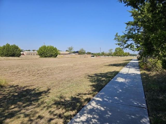 1000 S Joe Wilson Road, Cedar Hill, TX 75104