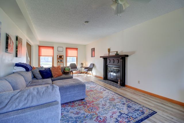 1902 19th Avenue, Sterling, IL 61081