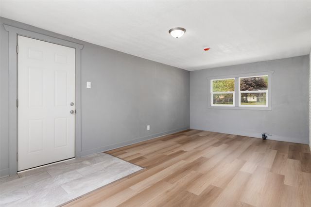 3300 SE 8th Street, Des Moines, IA 50315