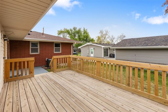 3300 SE 8th Street, Des Moines, IA 50315