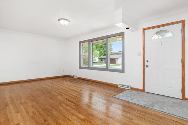 3300 SE 8th Street, Des Moines, IA 50315