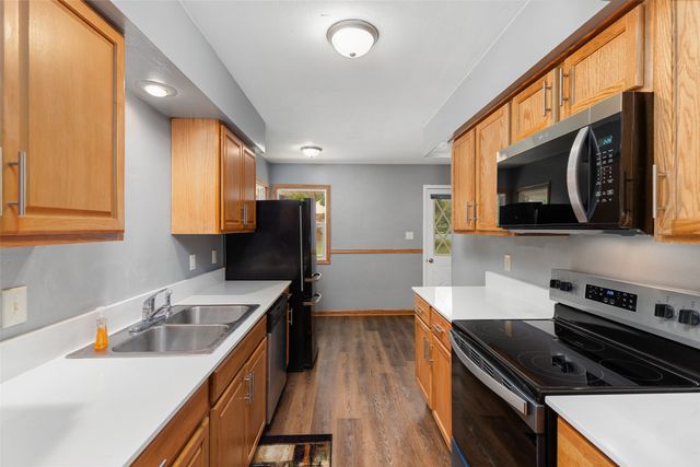 3300 SE 8th Street, Des Moines, IA 50315