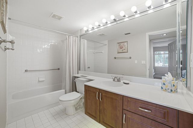 7643 Granville Drive 210, Tamarac, FL 33321