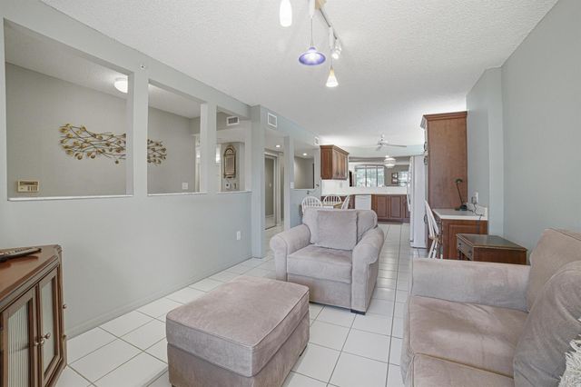 7643 Granville Drive 210, Tamarac, FL 33321