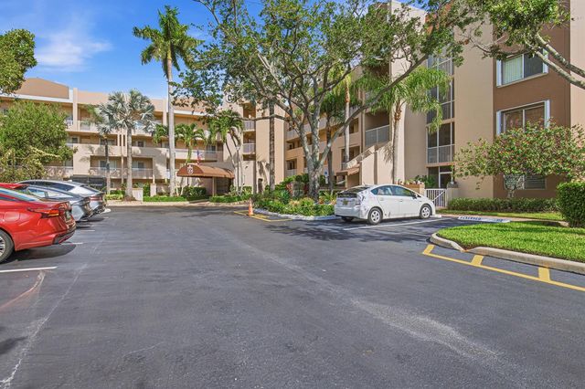 7643 Granville Drive 210, Tamarac, FL 33321