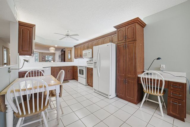 7643 Granville Drive 210, Tamarac, FL 33321