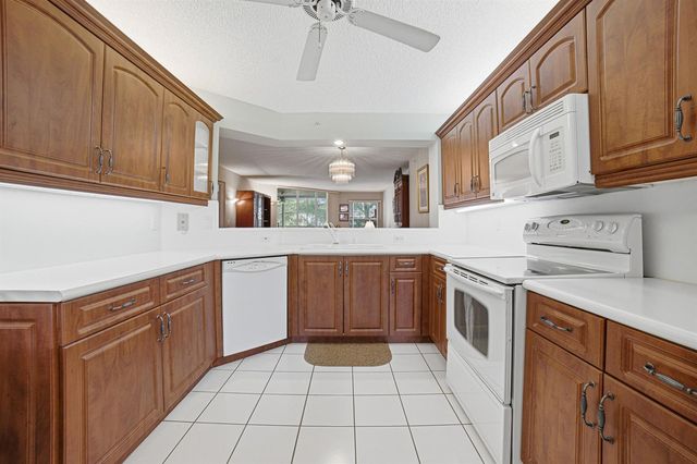 7643 Granville Drive 210, Tamarac, FL 33321