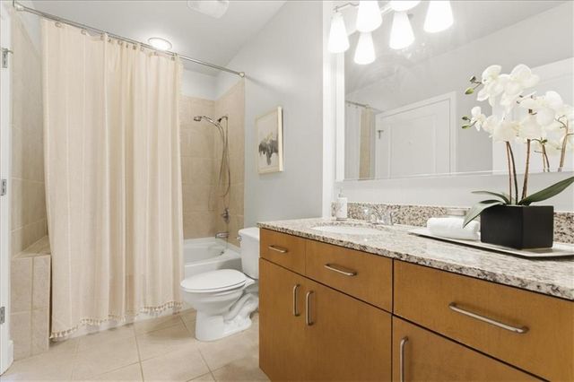 44 Peachtree Place NE 1527, Atlanta, GA 30309