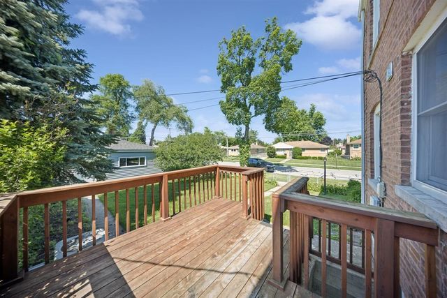 1798 Howard Avenue, Des Plaines, IL 60018