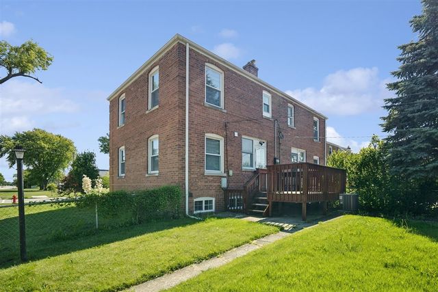 1798 Howard Avenue, Des Plaines, IL 60018