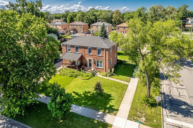1798 Howard Avenue, Des Plaines, IL 60018