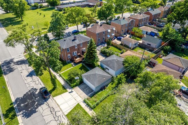 1798 Howard Avenue, Des Plaines, IL 60018