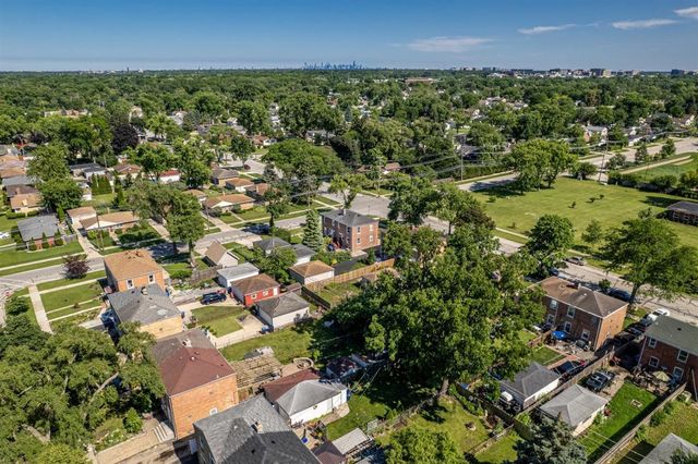 1798 Howard Avenue, Des Plaines, IL 60018