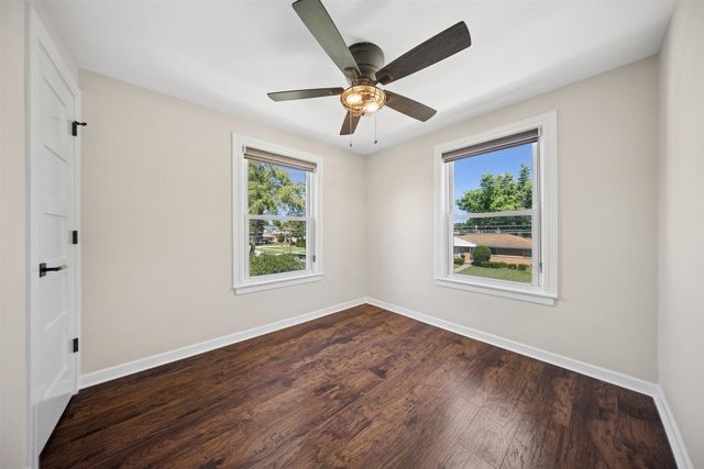 1798 Howard Avenue, Des Plaines, IL 60018