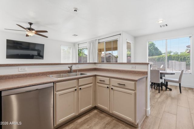 2841 E CARLA VISTA Drive, Chandler, AZ 85225