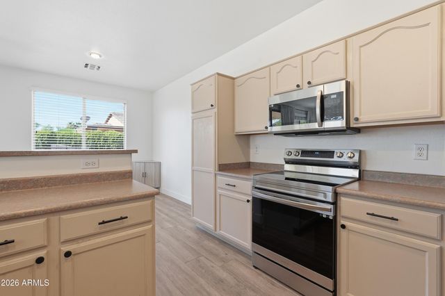2841 E CARLA VISTA Drive, Chandler, AZ 85225