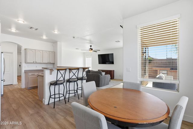 2841 E CARLA VISTA Drive, Chandler, AZ 85225