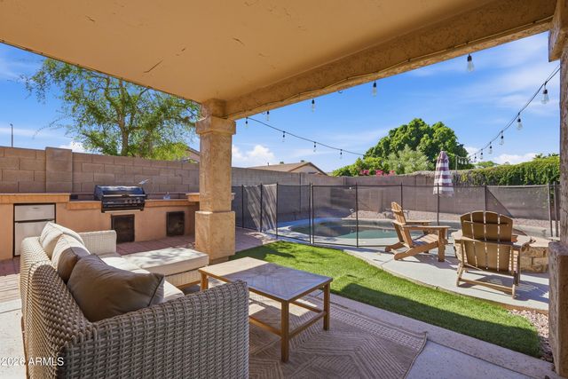 2841 E CARLA VISTA Drive, Chandler, AZ 85225