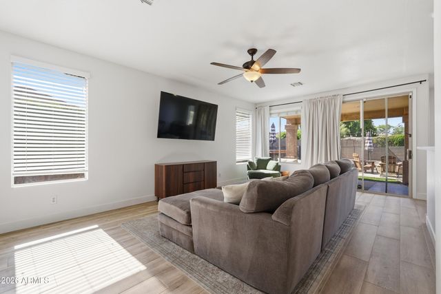 2841 E CARLA VISTA Drive, Chandler, AZ 85225