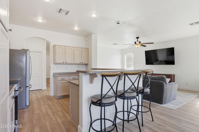 2841 E CARLA VISTA Drive, Chandler, AZ 85225