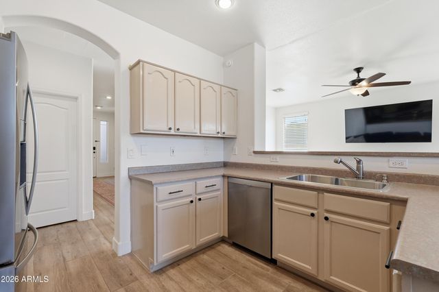 2841 E CARLA VISTA Drive, Chandler, AZ 85225