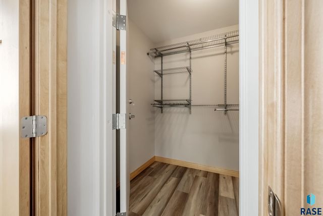 8300 E 38th St Street, Sioux Falls, SD 57110