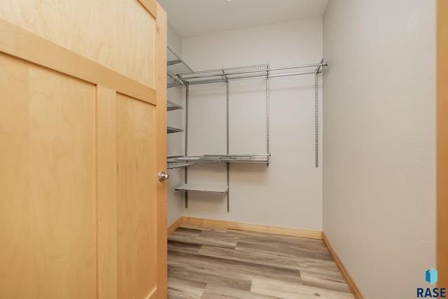 8300 E 38th St Street, Sioux Falls, SD 57110