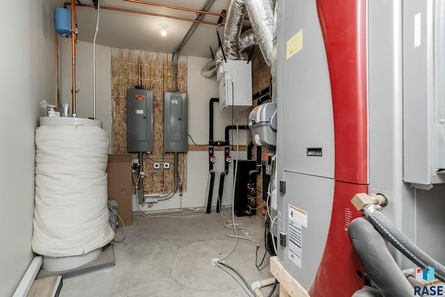 8300 E 38th St Street, Sioux Falls, SD 57110