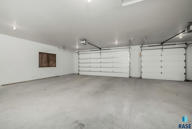 8300 E 38th St Street, Sioux Falls, SD 57110