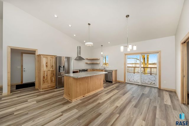 8300 E 38th St Street, Sioux Falls, SD 57110