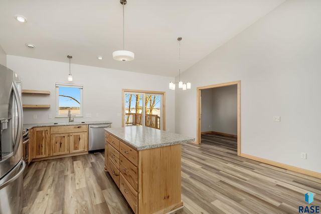 8300 E 38th St Street, Sioux Falls, SD 57110