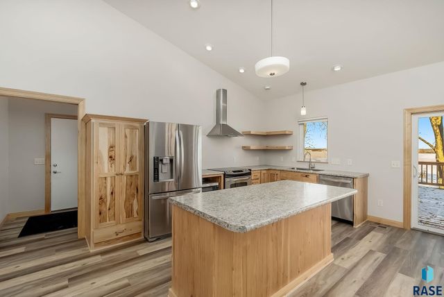 8300 E 38th St Street, Sioux Falls, SD 57110