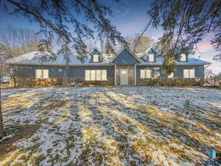 8300 E 38th St Street, Sioux Falls, SD 57110