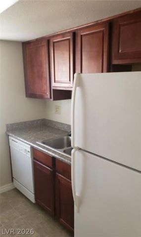 5295 Indian River Drive 305, Las Vegas, NV 89103