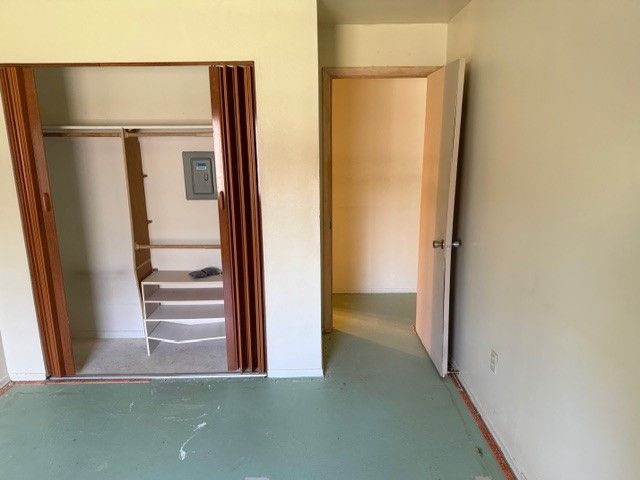 5085 Sanlin Dr, Coraopolis, PA 15108