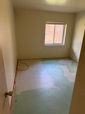 5085 Sanlin Dr, Coraopolis, PA 15108