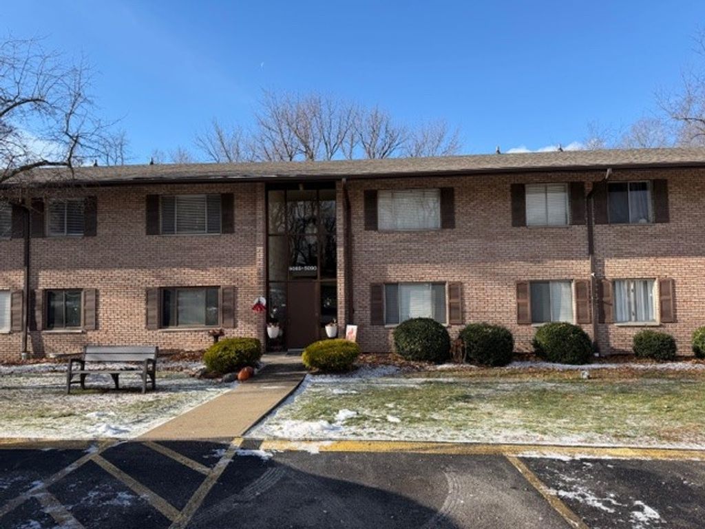 5085 Sanlin Dr, Coraopolis, PA 15108