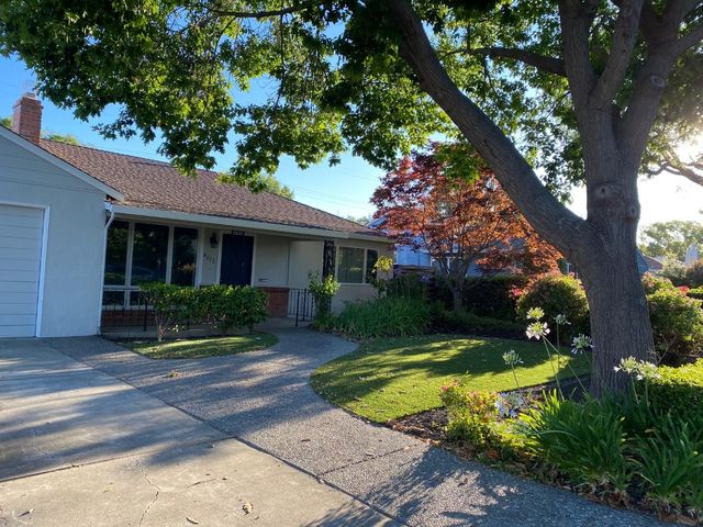 4072 Sutherland Drive, Palo Alto, CA 94303