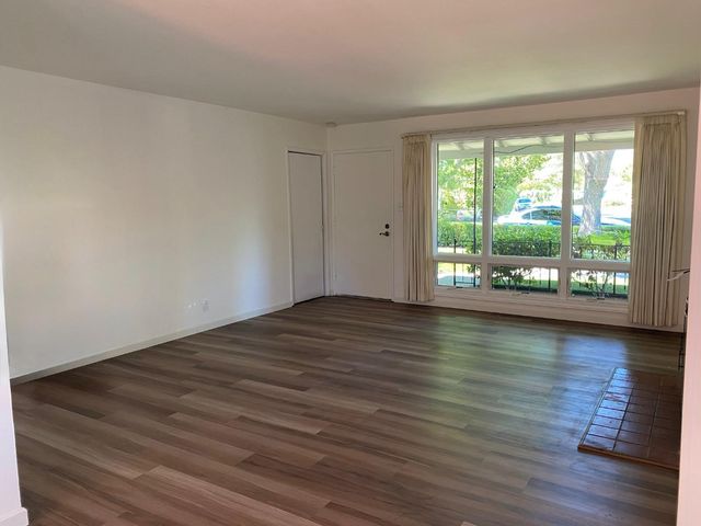 4072 Sutherland Drive, Palo Alto, CA 94303