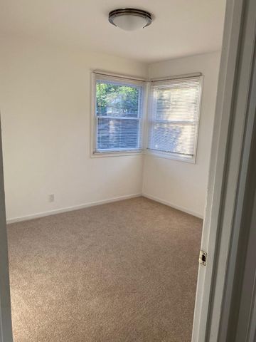 4072 Sutherland Drive, Palo Alto, CA 94303