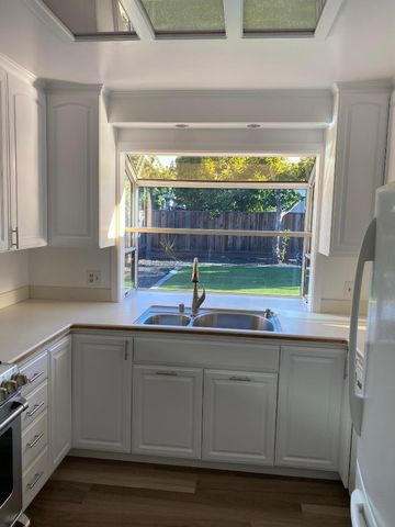 4072 Sutherland Drive, Palo Alto, CA 94303