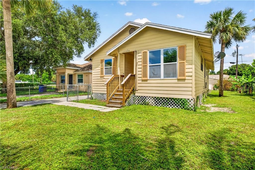 11535 Chapman AVE, BONITA SPRINGS, FL 34135 — exterior