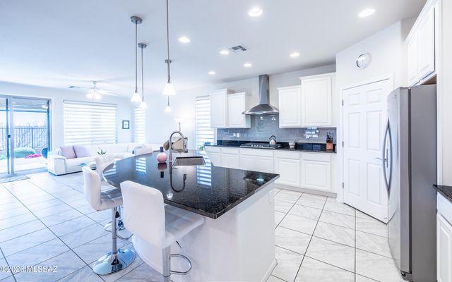 10391 S Tea Wagon Way, Vail, AZ 85641