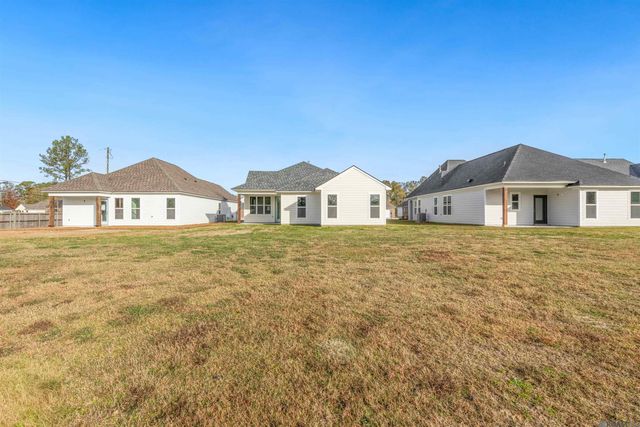 10409 Highland Lakes Dr, Denham Springs, LA 70726