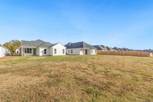 10409 Highland Lakes Dr, Denham Springs, LA 70726